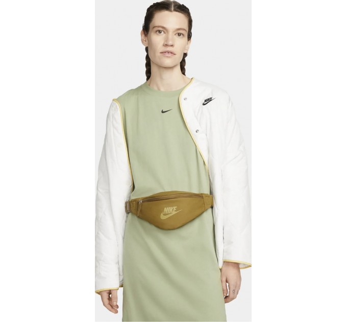 Сумка на пояс Nike NK HERITAGE S WAISTPACK 1L гірчичний Уні 28 x 8 x 13 см
