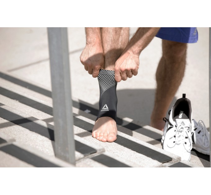 Фіксатор щиколотки Reebok Ankle Support